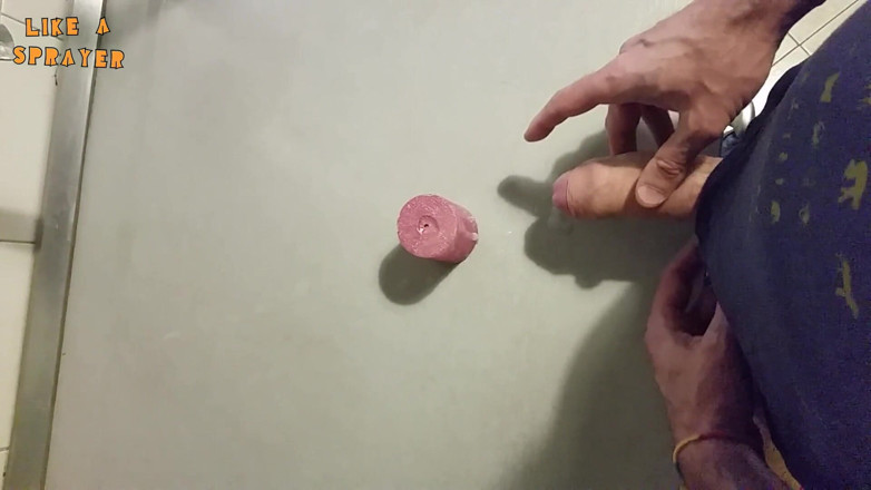 Like a sprayer: 手コキによるキャンドルザーメン