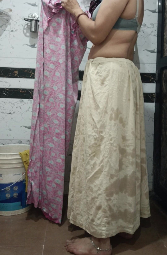 Priyahot77: Priya Bhabi hete lichaamsshow