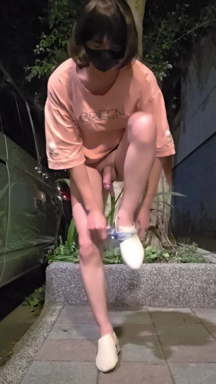 Taiwancdgirl: 유사 소녀 Tingxuan의 야외 엔터테인먼트, 안마봉으로 자위