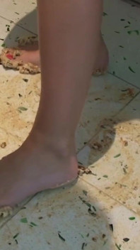 Milf using her slave husband for her frustrations