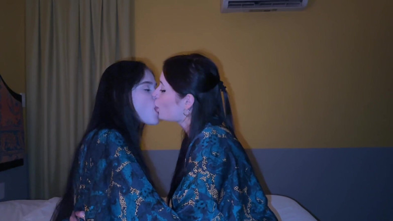 LuchCrush: Я трахнул свою лесбиянку сводную сестру Raw: сессия шлюшки