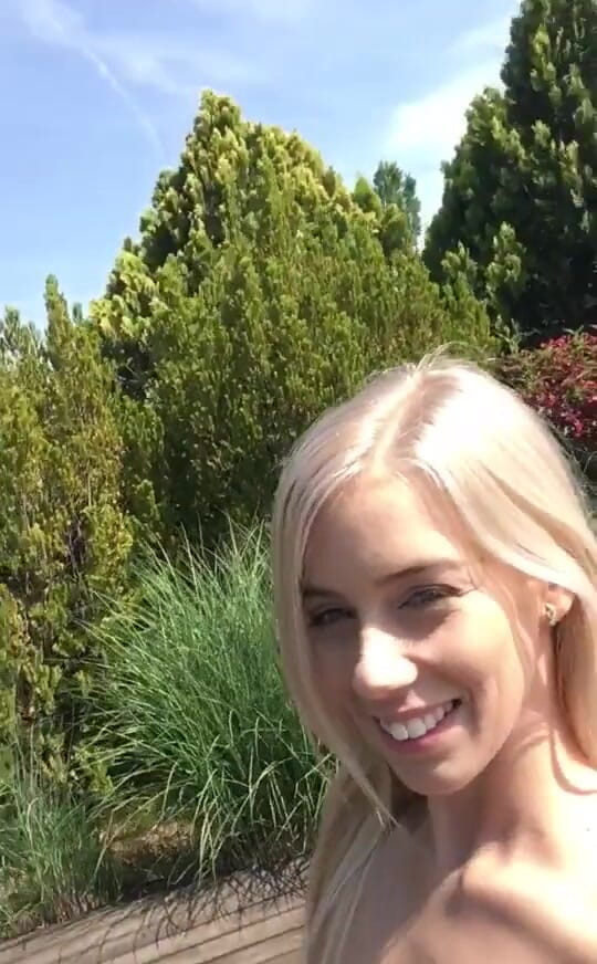 Naked Outdoors Walk (Nesty) Naked Outdoors Walk (Nesty)