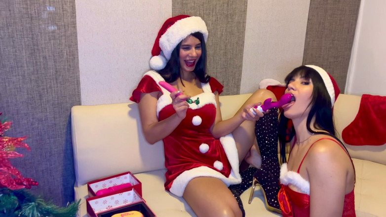 Yenifer Chacon: Pussy for Christmas. Amanda Rabbit