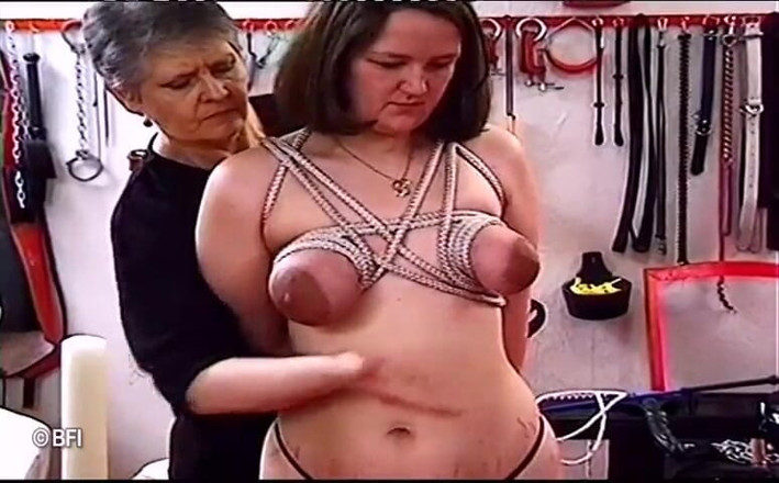House of lords and mistresses in the spanking zone: Puan nenek tahu cara mendominasi