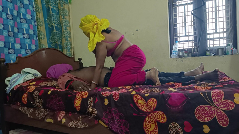 Desigirlsiri: सौतेले बेटे के साथ देसी सौतेली मम्मी की जोरदार चुदाई पूर्ण रोमांस तेलुगु ऑडियो आवाज