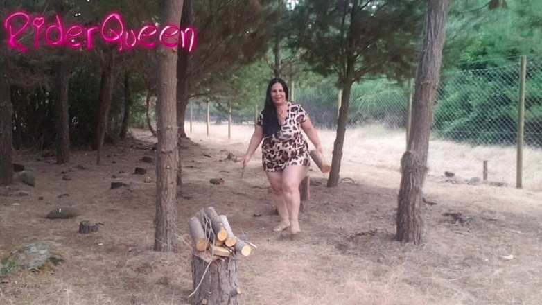 Riderqueen BBW Step Mom Latina Ebony: रीकॉपिंग वुड्स सेक्सी सौतेली मम्मी आउटडोर