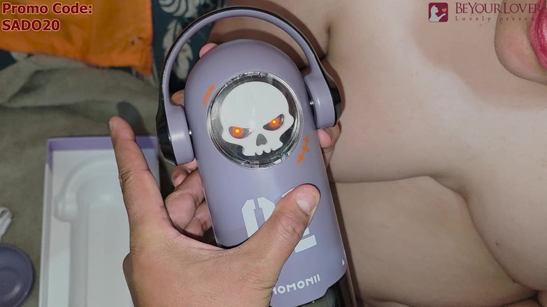 Sado Hentai: Zabawka Skull Mana Beyourlovers jest tak realistyczna, że dochodzi w środku, gdy...