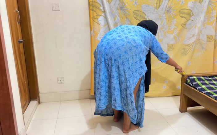 Aria Mia: Pembantu rumah muslim panas dengan pantat besar