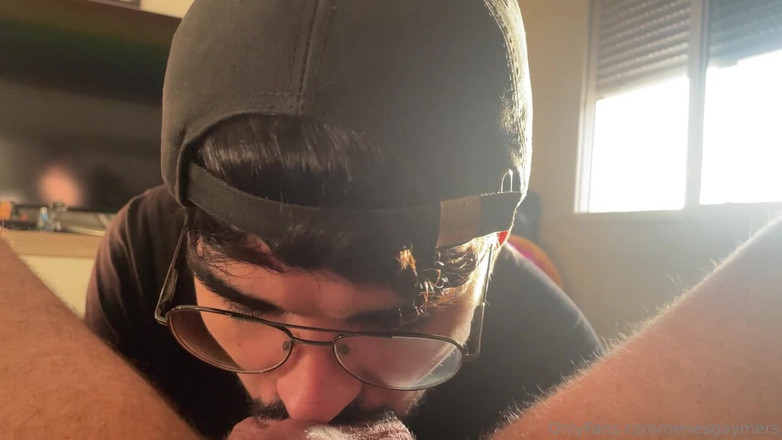 Nenesgaymers: Polykání spermatu s velkým čůrákem