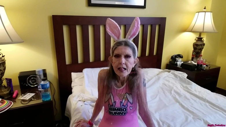 Sexy Sandra N Sir Christopher: GILF Baby Bunny in Vegas 2026
