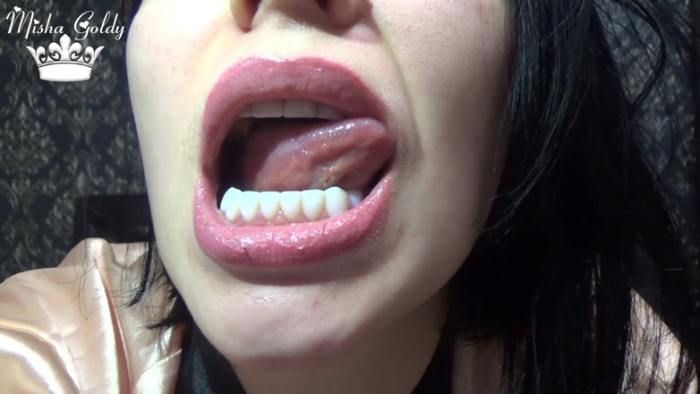 Goddess Misha Goldy: Bibir merah jambu seksi