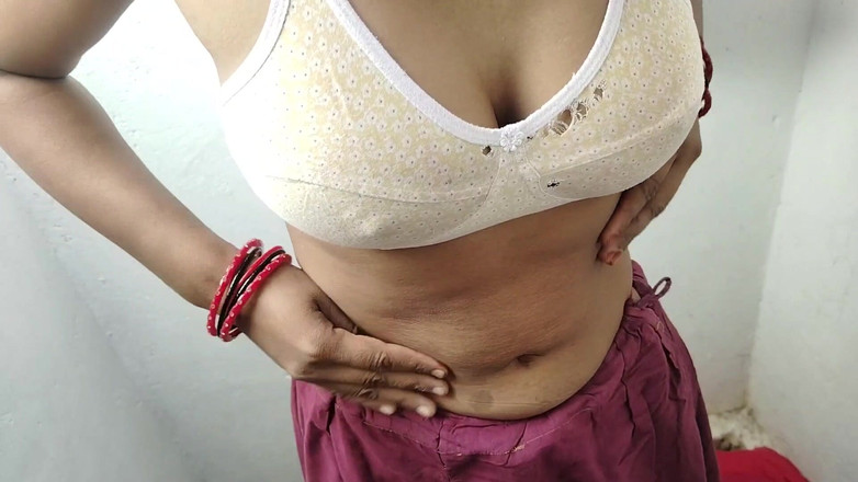 Rachna73: Svågern gjorde en video av sin svägerska bada och började...