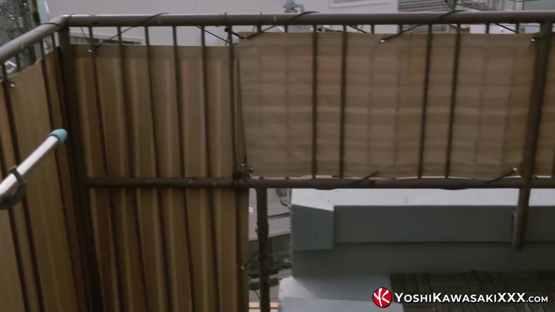 Yoshi Kawasaki XXX: Yoshikawasakixxx - un beau morceau japonais se branle dans la nature