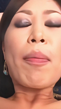 Розбещена азіатська дівчина жорстко відтрахана