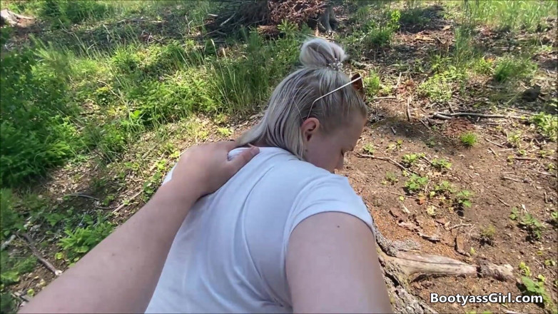 Bootyass Girl: PAWG zerżnięta w lesie