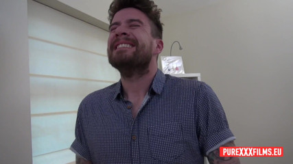 Pure XXX Hardcore: Stiefdochter Sophie Garcia wordt geneukt door haar stiefvader Luke Hotrod