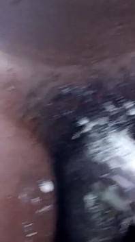 7 minutes de massage supplémentaire de grosse bite noire et de masturbation avant que je jouisse si fort et bruyamment