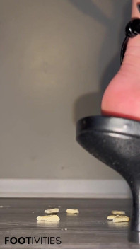 Office Giantess Shrinks You Tiny - Ivys Feet