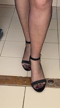 Tatie Sandra dans son incroyable ceinture oc