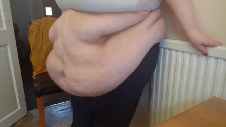 SSBBWLadyBrads: SSBBW BBW belly jiggles and wiggles