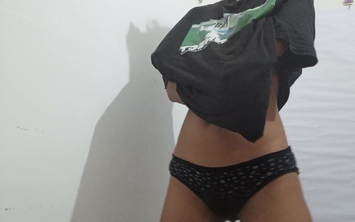 desigirl93: O fată indiană drăguță de 18 ani care își arată corpul gol