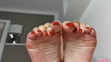 Goddess Lena: Instructions de branlette de pieds