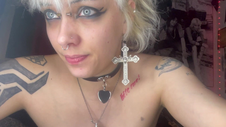 Glitterqueen1999: ชายตัวเล็กแอบเข้าไปในหีกูกําลังเย็ด! Giantess
