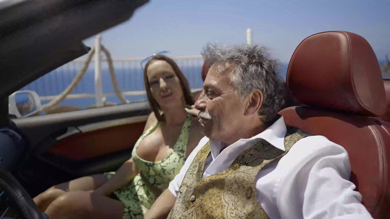 MMV EP BEST MOVIES AND CLIPS: Cathy b göğüslerini siktiriyor ve açık havada sert sikiliyor