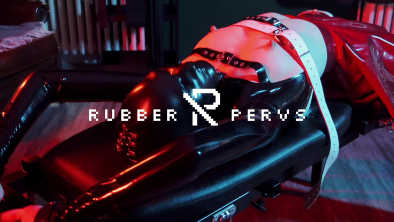 Rubber pervs: Verhalen uit de Rubberkliniek: 2 femdoms en het latexpaar