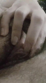 性感的巨人在你的脸上自慰她的阴户