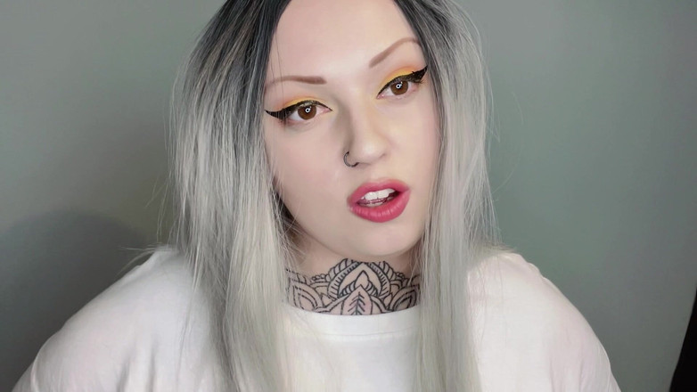 Miss Valentina: 페티쉬를 발견한 여친