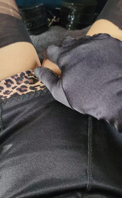 JessicaXD: शरारती काले अधोवस्त्र में महसूस करना बहुत चालू हो गया