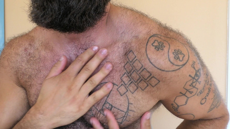 TripleXTransMan: Pemujaan Otot Alpha