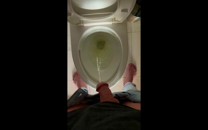 Naughty Boy Blake: Sexy Feet Show and a Piss