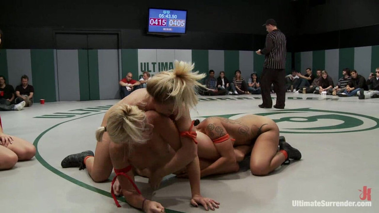 Ultimate surrender by Kink: Zranění jsou součástí sportu, &amp; sport je, neseskriptovaný wrestling může být
