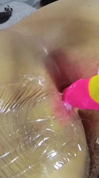 Leo Avant, honey play box'tan dildo bu göt deliği tarafından kolayca emiliyor