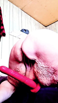 Al lato del letto che rimbalza sul tuo cazzo lei squirta spesso
