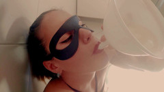 April BigAss: Înghițire de pișat pentru pâlnie, futai anal în interiorul pișatului în curul...