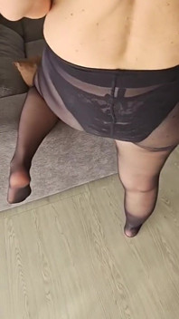 Tante baiser la chatte dan le cul et recois une bonne dicrot di muka