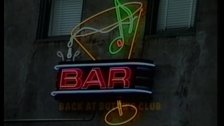 BB Xzess: Des salopes sexy au pub !