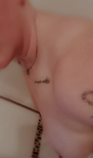 Livie Blainn: Drhne mi záda......