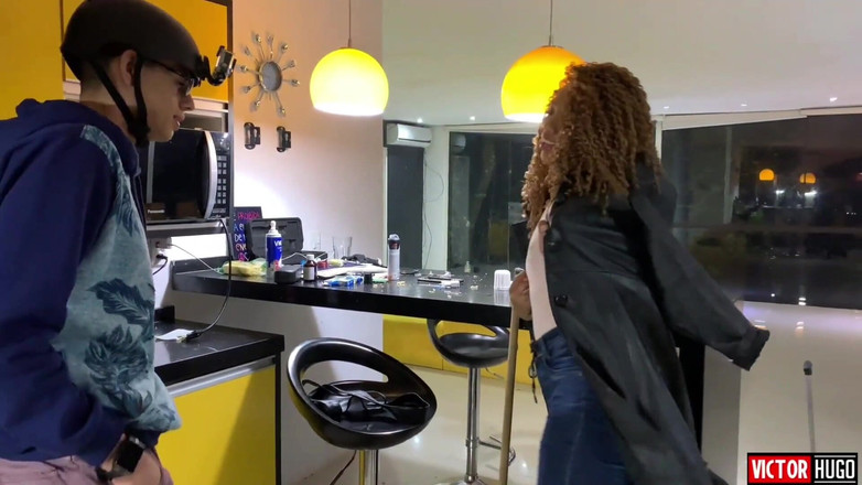 VictorHugo: Si Dia Menghisap Batang Saya Dengan Begitu Baik