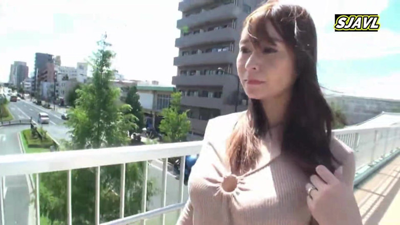 Studio JAV Launcher: สาวมีสามีเบียดติดฉันในรถเมย์แน่น - B