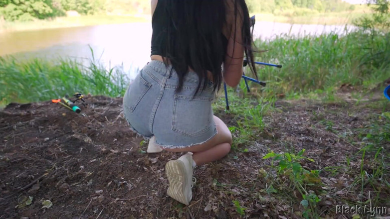 YSP Studio: Experiență completă a iubitei: camping, pescuit, gătit și sex în aer liber!