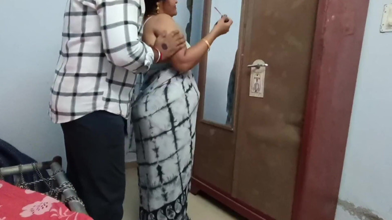 Telugu-fuckers: तेलुगु कामुक आंटी घर का बना
