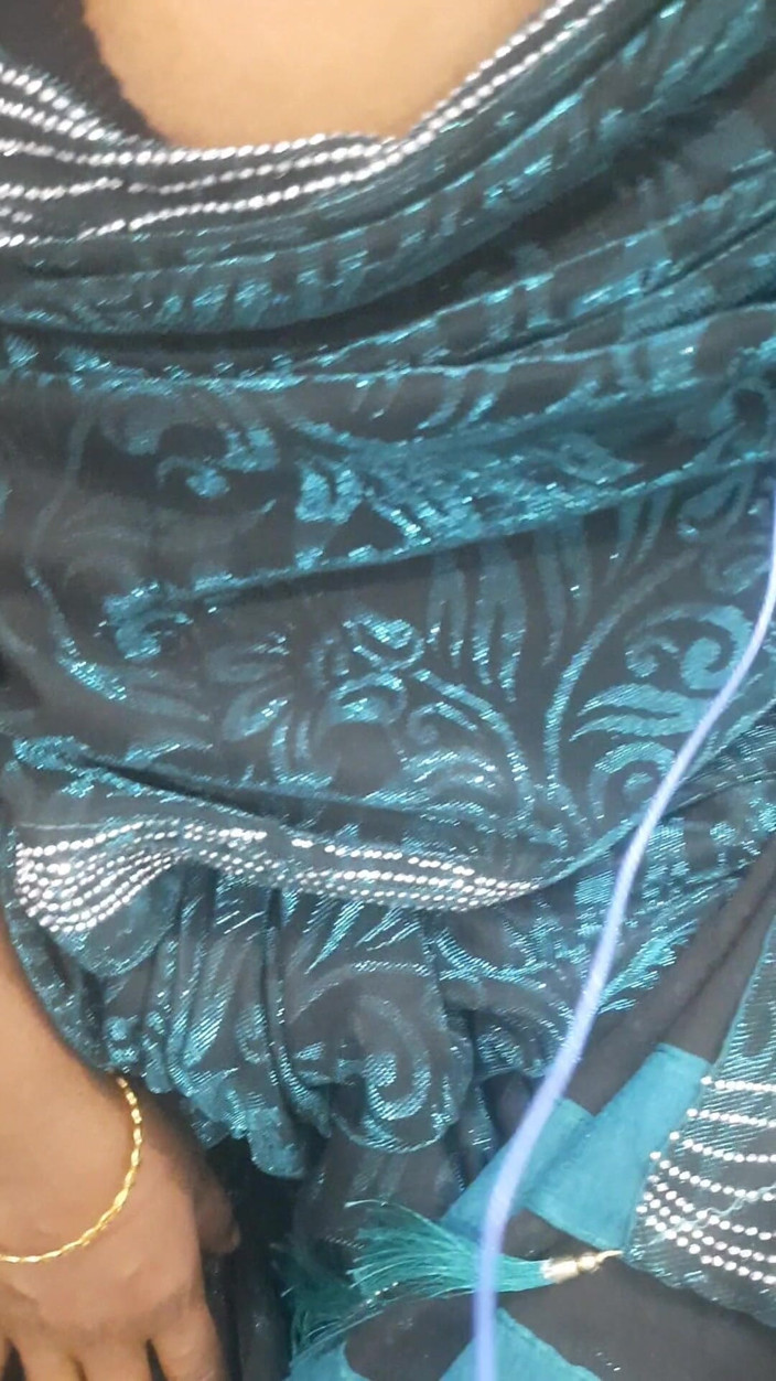 Santhi89: Tamilská horká sárí 2