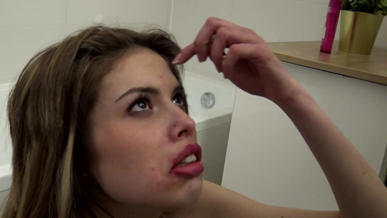 Nikky Thorne: La principessa nikki usa una ragazza