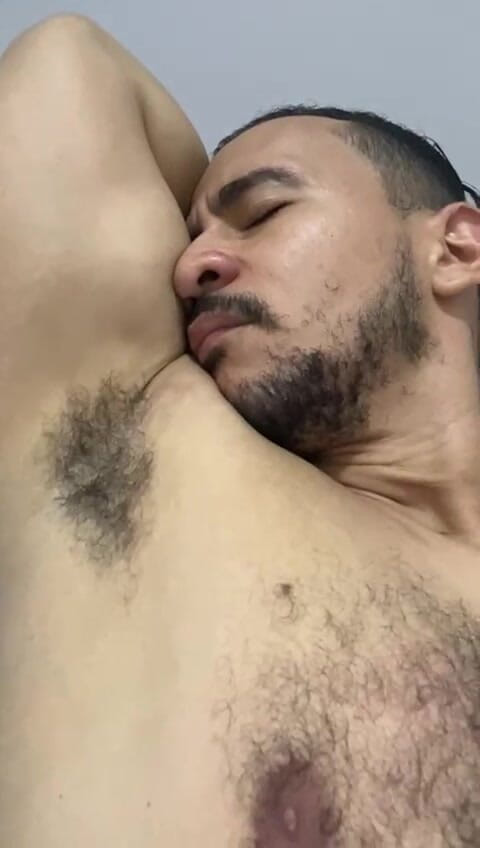 Christian_colombian: 一个非常饥渴的拉丁裔肌肉 第一部分