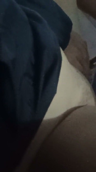 เพื่อนถูควยเขากับหีของฉันและเย็ดฉันต่อหน้าผัวที่เมียมีชู้ของฉัน