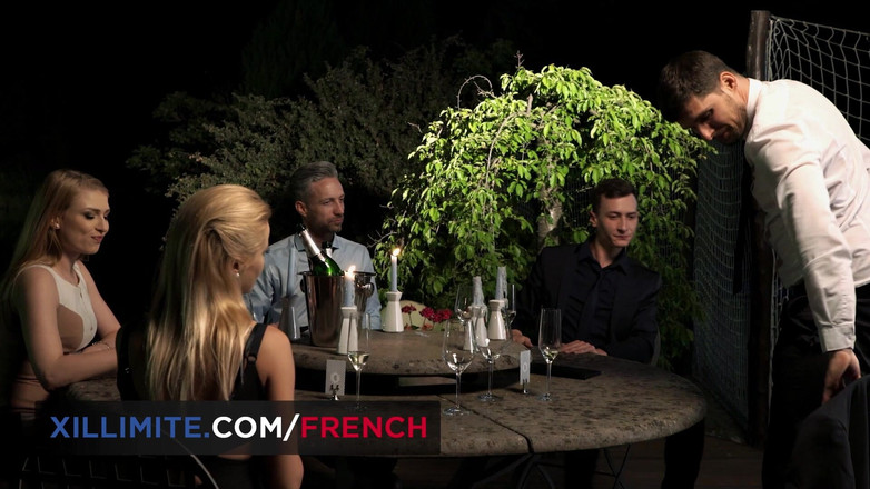 French girls at work: Makan Malam Bisnis: Kontrak Disegel dengan DP